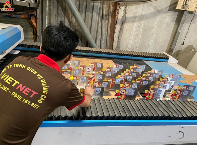 Làm bảng inox in uv Mã QR CODE