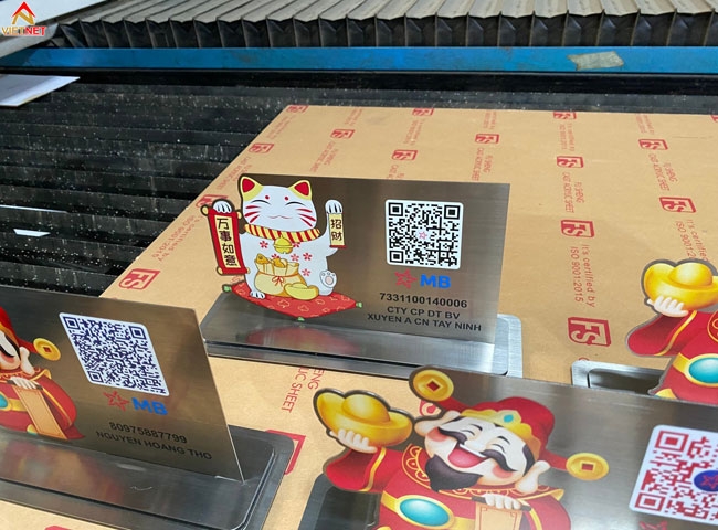 Làm bảng inox in uv Mã QR CODE