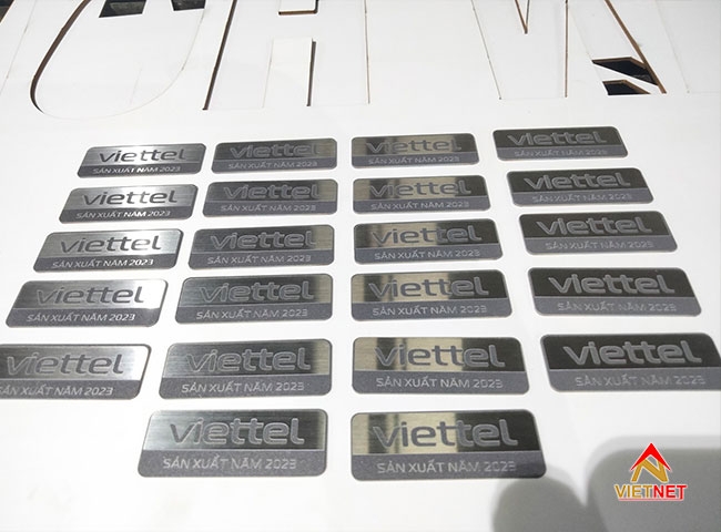 Làm bộ bảng hiệu inox ăn mòn Viettel