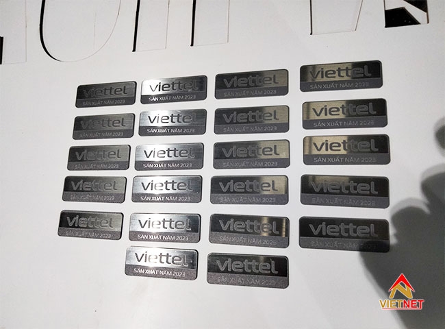 Làm bộ bảng hiệu inox ăn mòn Viettel