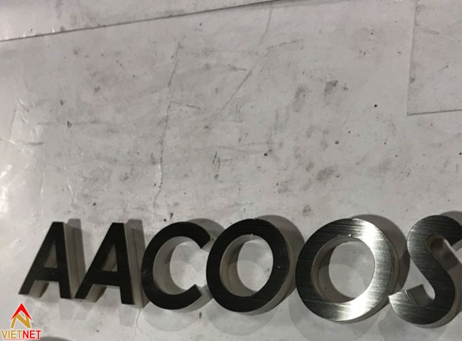 Làm chữ inox trắng xước CAA