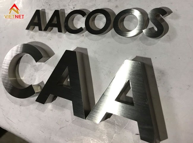 Làm chữ inox trắng xước CAA