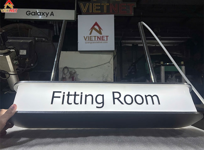 Một chiếc hộp đèn quảng cáo cần gì để vừa đẹp vừa bền?
