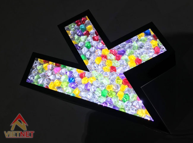 Phương pháp gia công chữ nổi mat acrylic giả đá