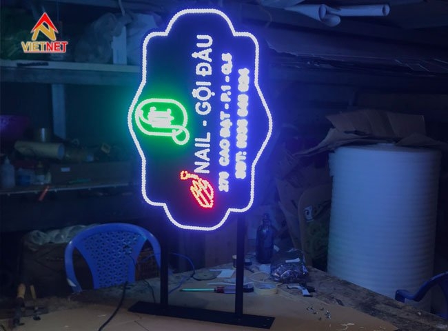Quy trình gia công hộp đèn led điện tử cho cửa tiệm Mộc