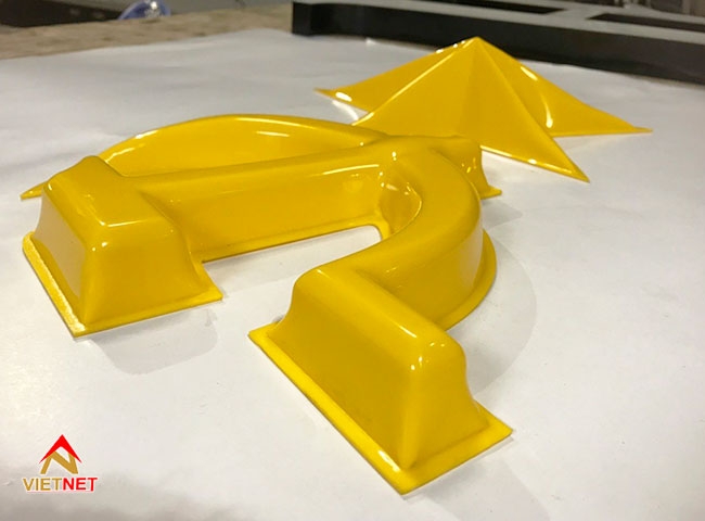 Quy trình gia công logo mica hút nổi ngôi sao búa liềm