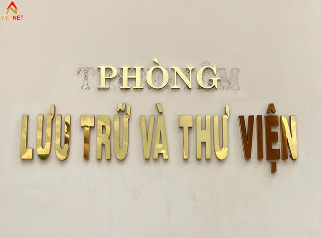 Top 5 mẫu bảng hiệu chữ inox vàng dẫn đầu năm nay