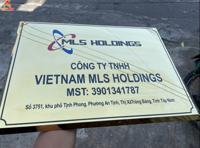 Gia công làm bảng hiệu inox ăn mòn vàng gương giá rẻ